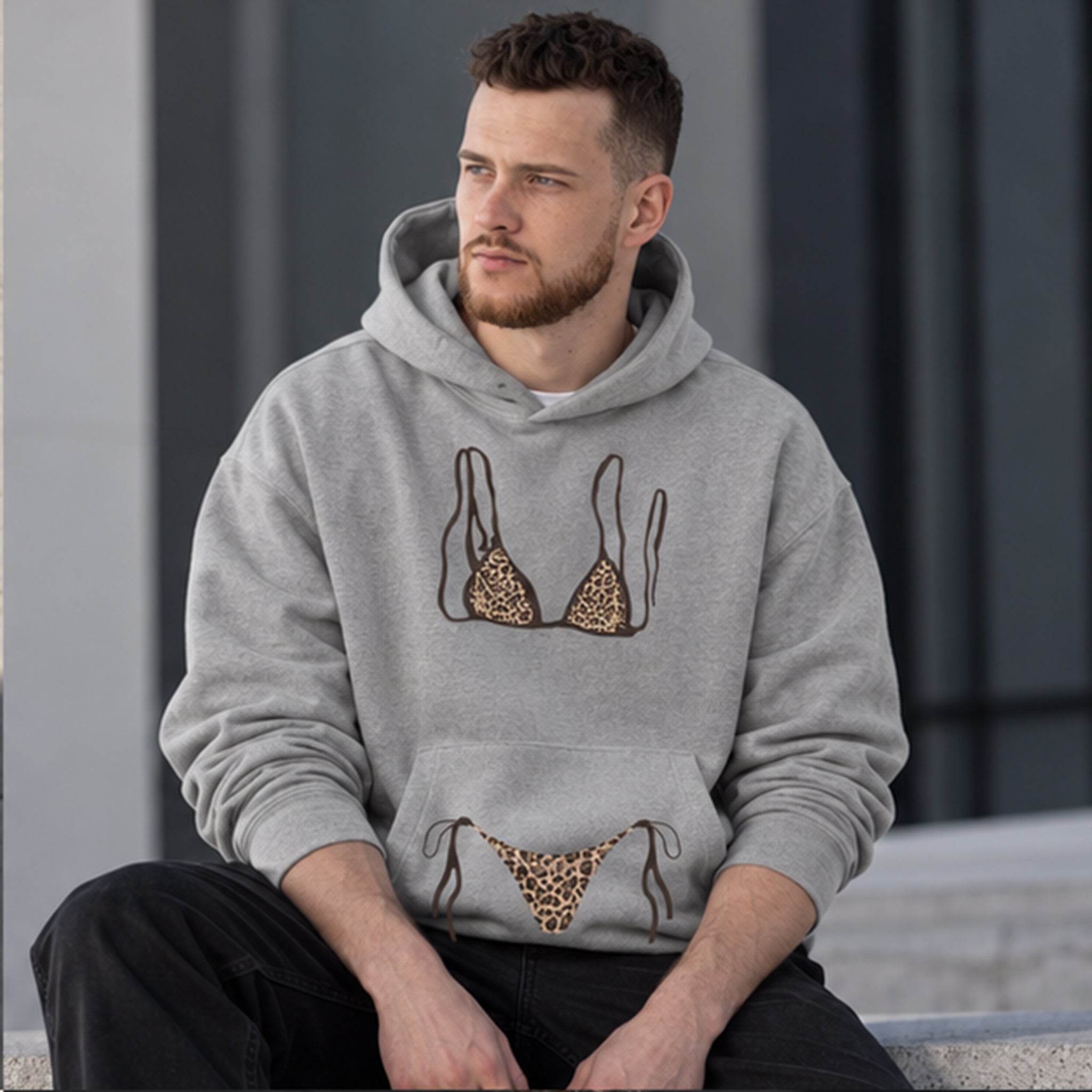 Leopard Bikini Oversize Hoodie – Antrasit – model üzerinde ön görünüm