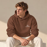 Spa-Francorchamps Grand Prix Oversize Hoodie – Kahverengi – model üzerinde ön görünüm
