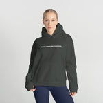 In My Prime Mother Era Oversize Hoodie – Antrasit – model üzerinde ön görünüm