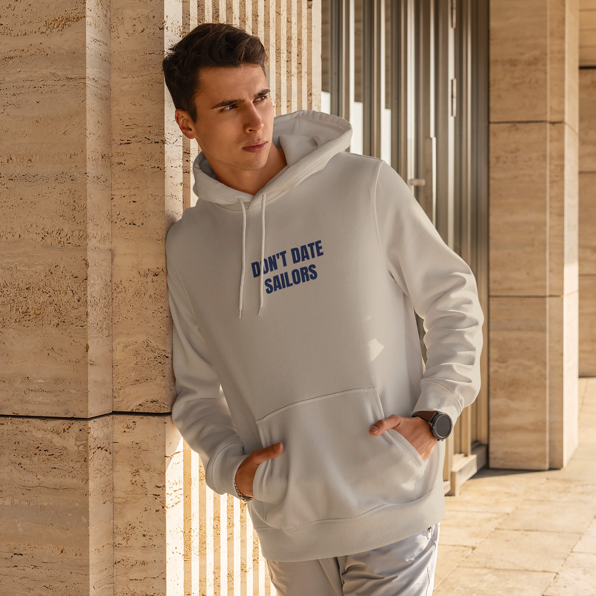Sailor Hoodie – Krem – model üzerinde ön görünüm