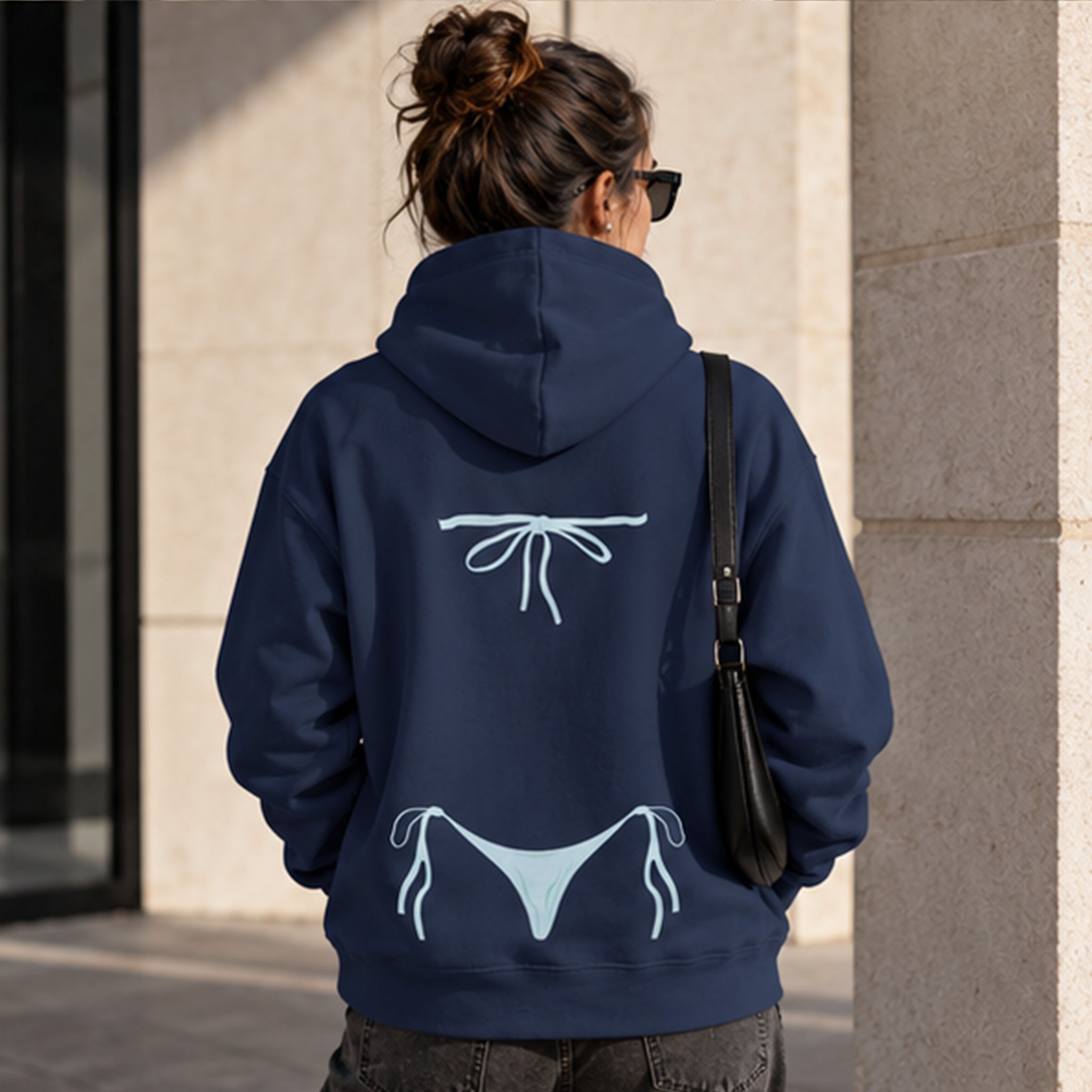 Blue Bikini Hoodie – Lacivert – model üzerinde arka görünüm