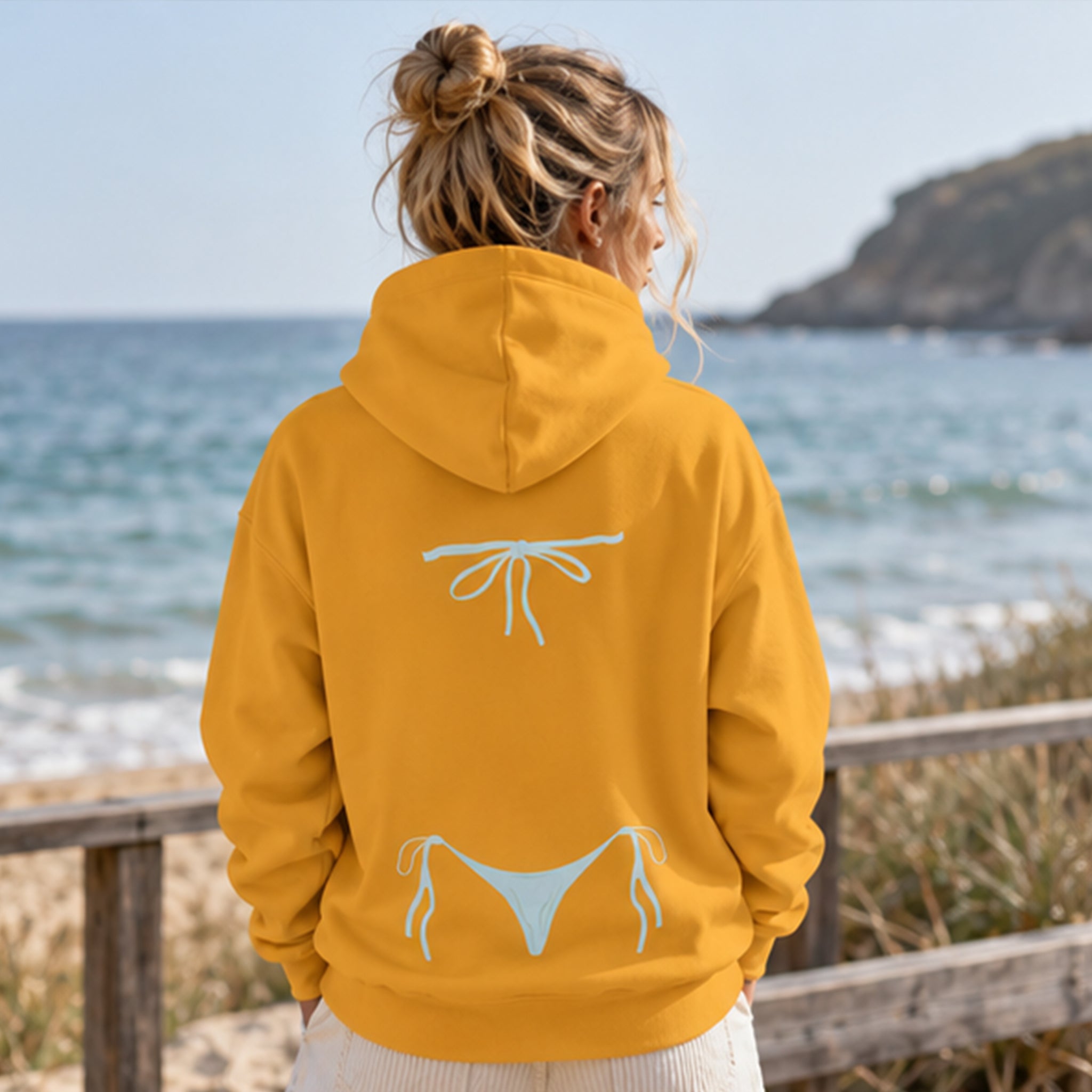 Blue Bikini Hoodie – Turuncu – model üzerinde arka görünüm