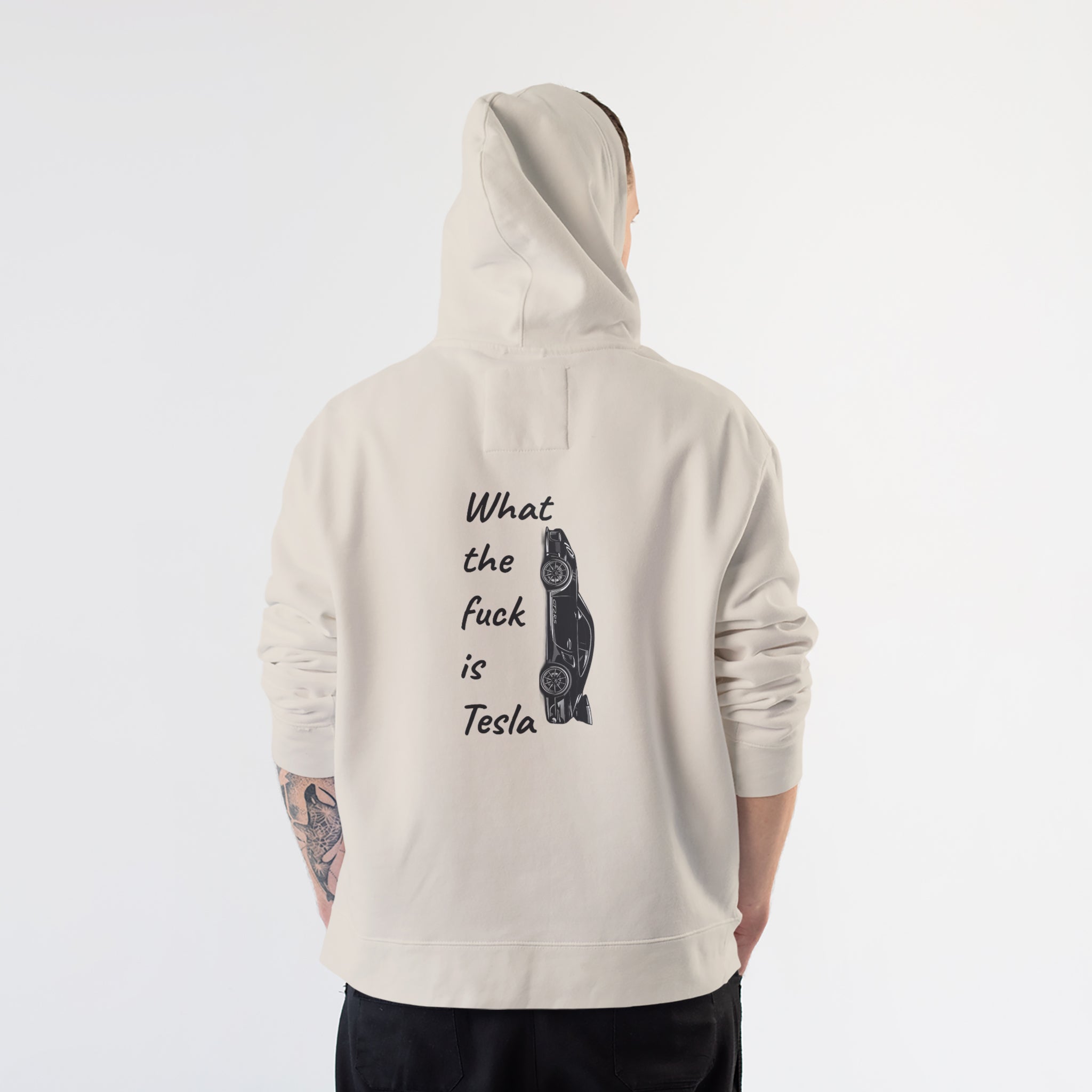 What The Fuck Is Tesla Hoodie – Krem – model üzerinde arka görünüm