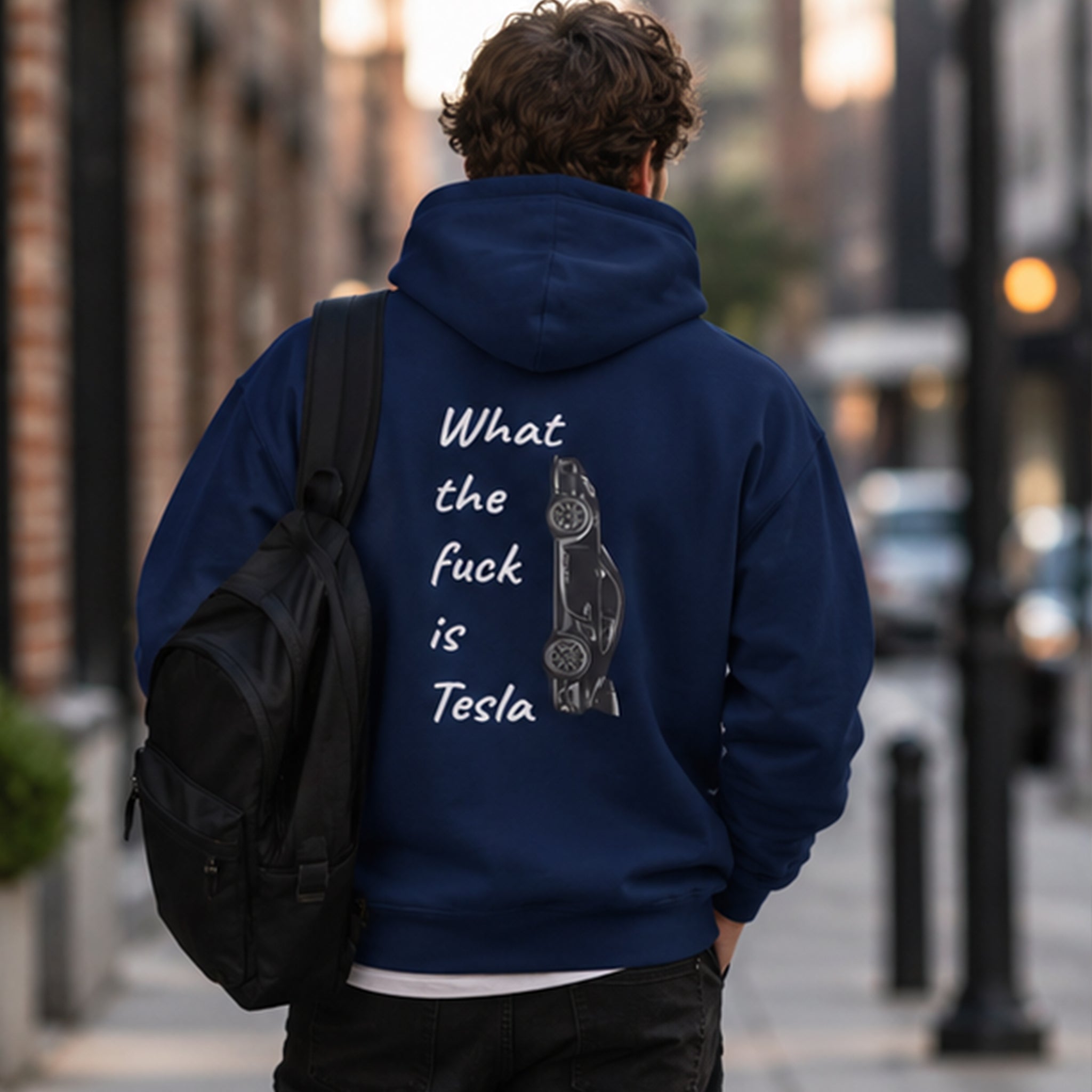 What The Fuck Is Tesla Hoodie – Lacivert – model üzerinde arka görünüm