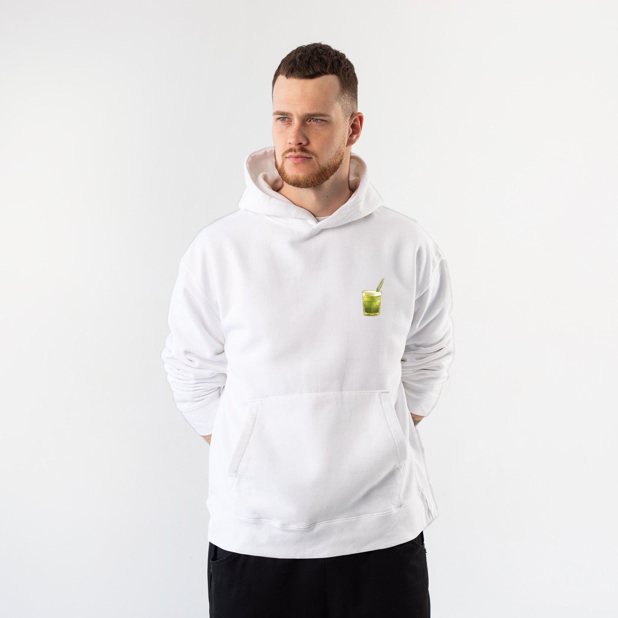 What The Fuck Is Kuzu Kulağı Hoodie – Beyaz – model üzerinde ön görünüm