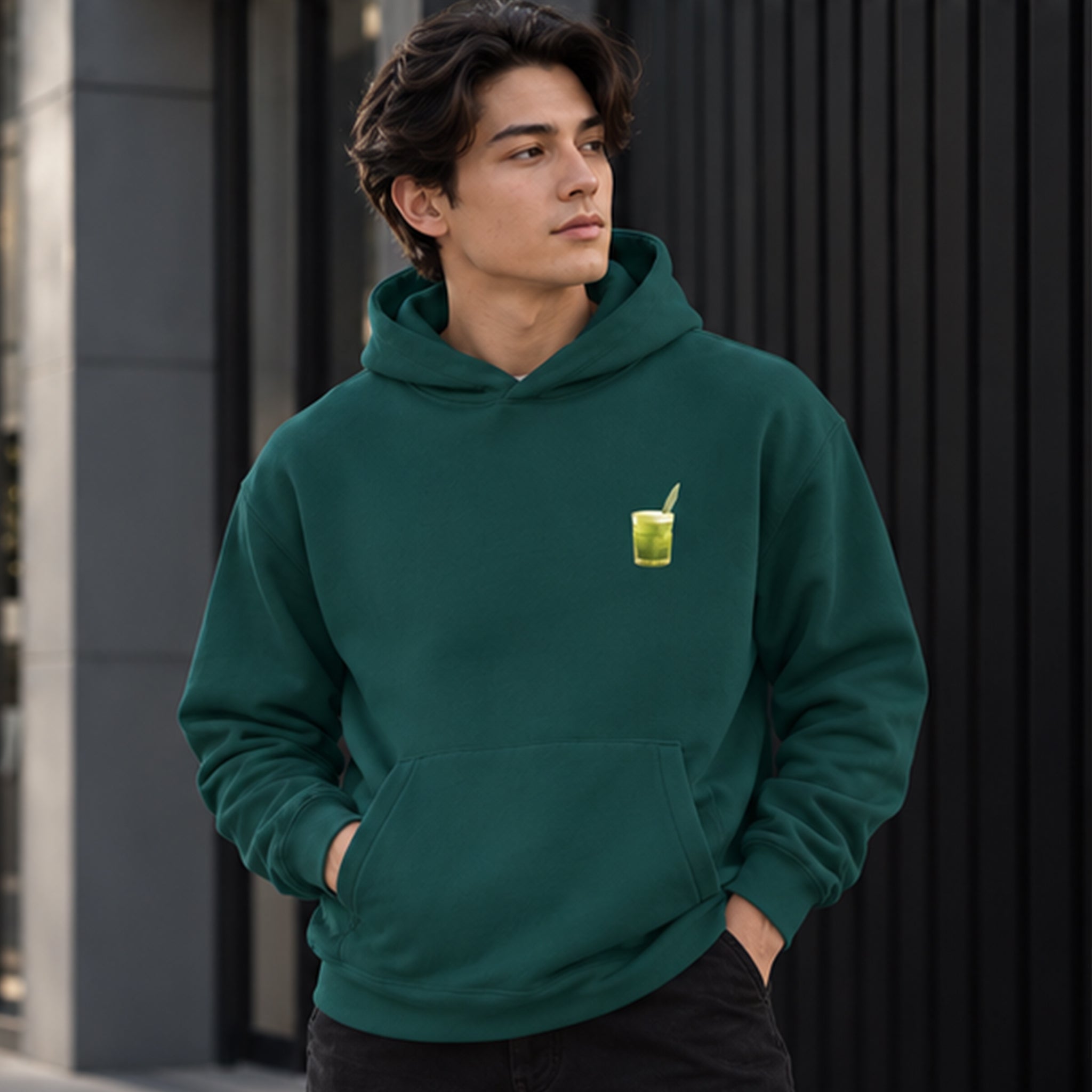 What The Fuck Is Kuzu Kulağı Hoodie – Koyu Yeşil – model üzerinde ön görünüm