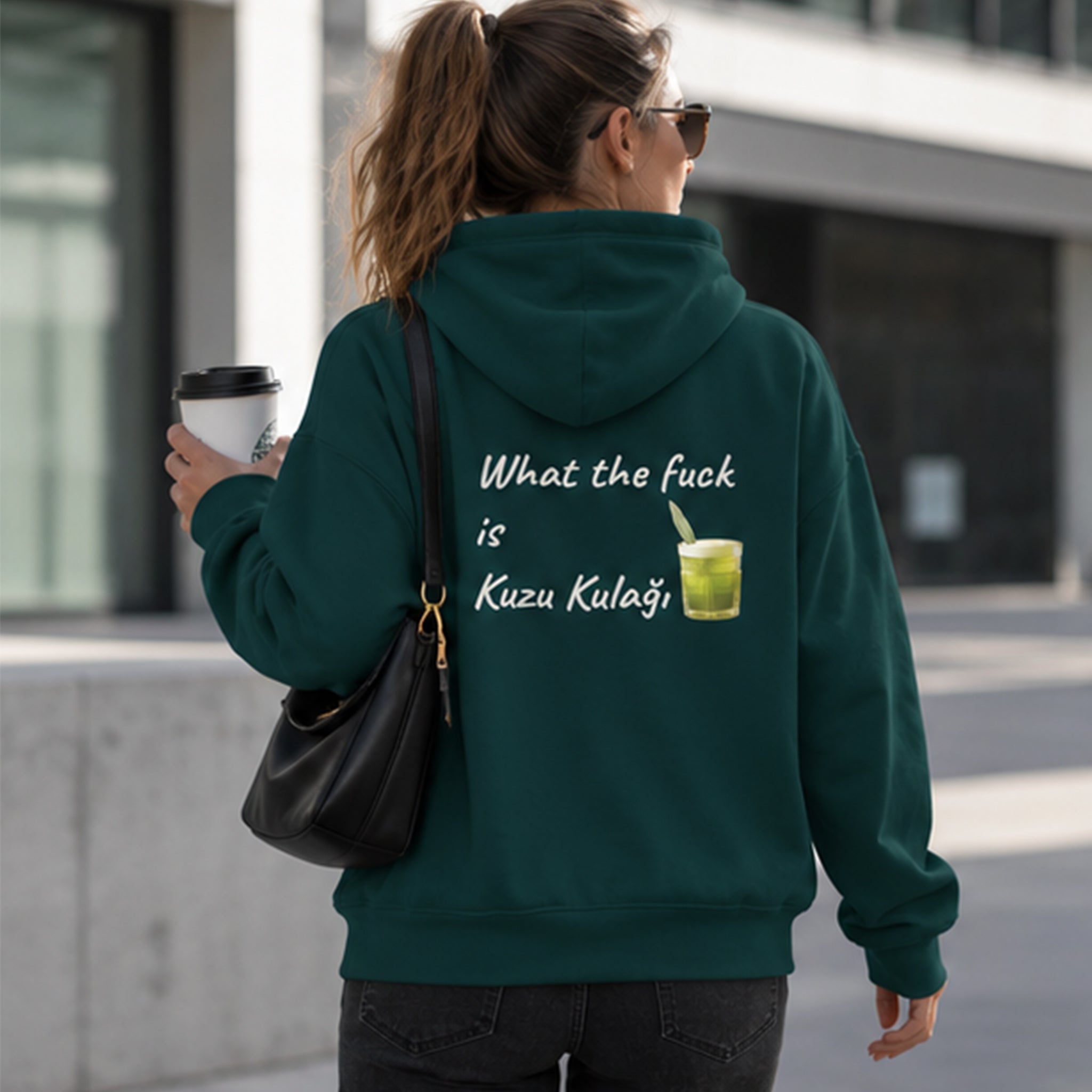 What The Fuck Is Kuzu Kulağı Hoodie – Koyu Yeşil – model üzerinde arka görünüm