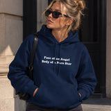 Face & Body Hoodie – Lacivert – model üzerinde ön görünüm