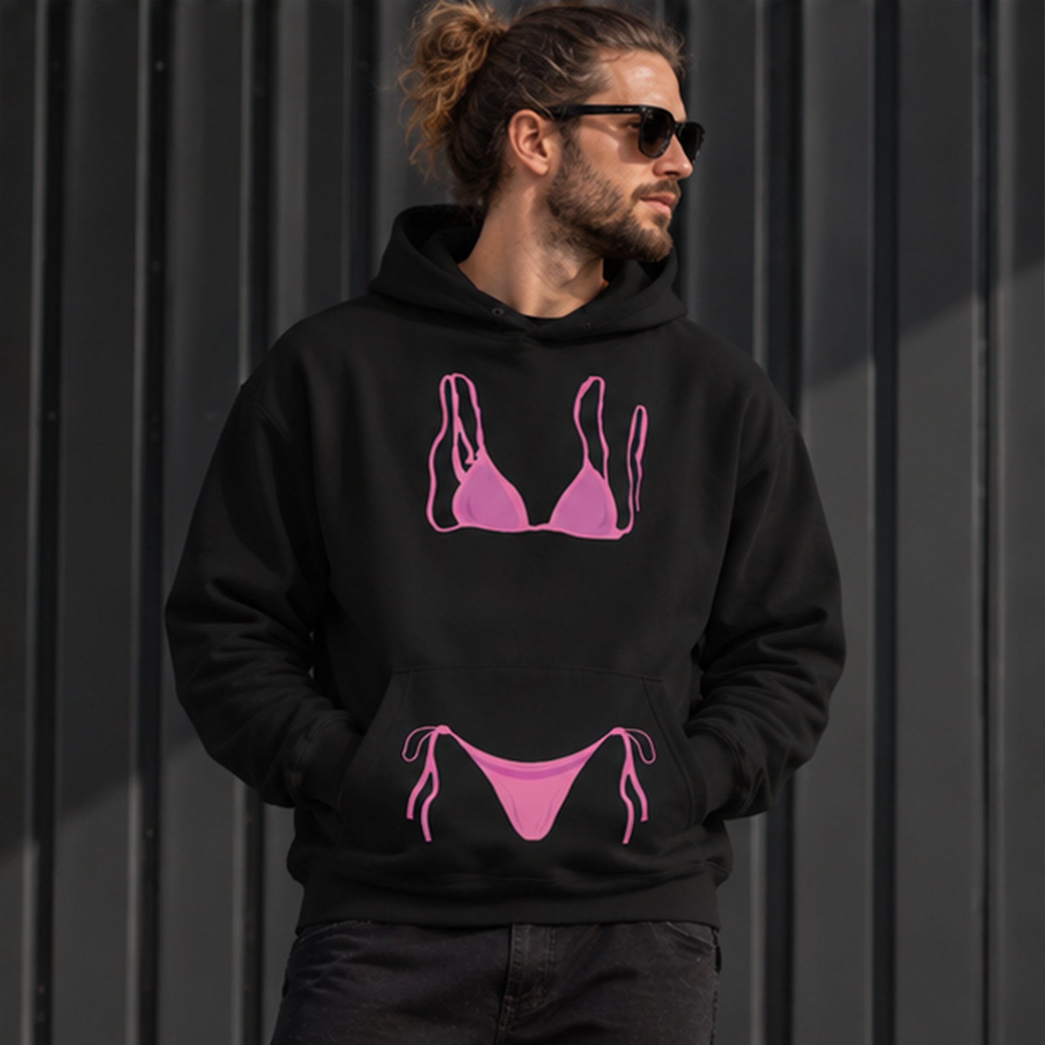 Pink Bikini Hoodie – Siyah – model üzerinde ön görünüm