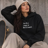 Buy Me Lingerie Hoodie – Siyah – model üzerinde ön görünüm