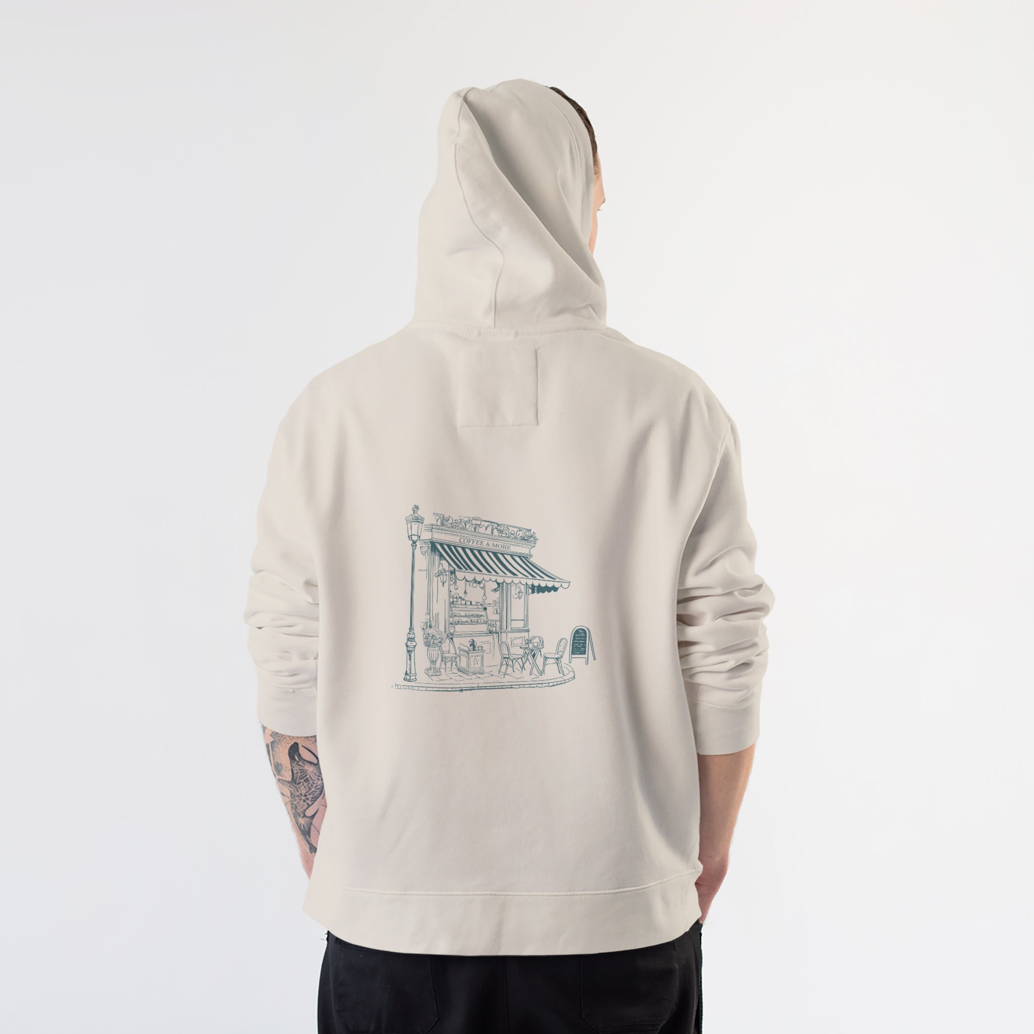 Café de Paris Hoodie – Krem – model üzerinde arka görünüm