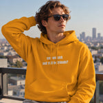 Can We Fuck Hoodie – Turuncu – model üzerinde ön görünüm