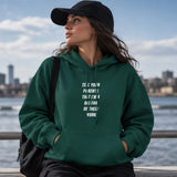 Tell Your Parents Hoodie – Koyu Yeşil – model üzerinde ön görünüm