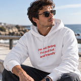 I'm Not Flirting Hoodie – Beyaz – model üzerinde ön görünüm