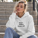 Boobs Loading Please Wait Hoodie – Beyaz – model üzerinde ön görünüm