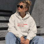 Wake Up Barbie Hoodie – Beyaz – model üzerinde ön görünüm