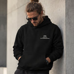 Spa-Francorchamps Grand Prix Hoodie – Siyah – model üzerinde ön görünüm
