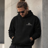 Spa-Francorchamps Grand Prix Hoodie – Siyah – model üzerinde ön görünüm