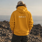 FUCK U Hoodie – Turuncu – model üzerinde arka görünüm