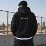 FUCK U Hoodie – Siyah – model üzerinde arka görünüm