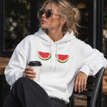Summer Twins Hoodie – Beyaz – model üzerinde ön görünüm
