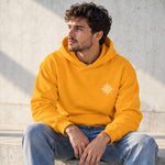 Saint Tropez Sailing Club Hoodie – Turuncu – model üzerinde ön görünüm
