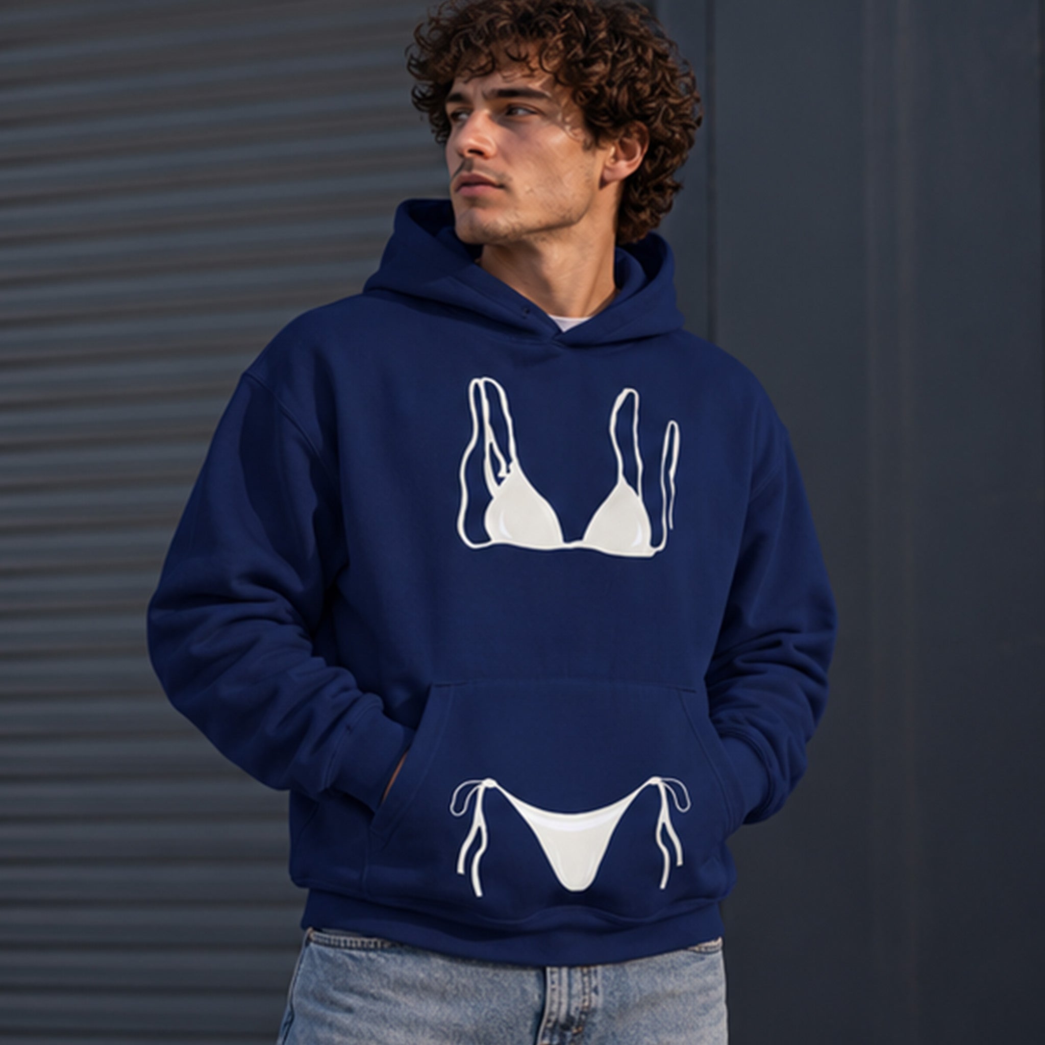White Bikini Hoodie – Lacivert – model üzerinde ön görünüm