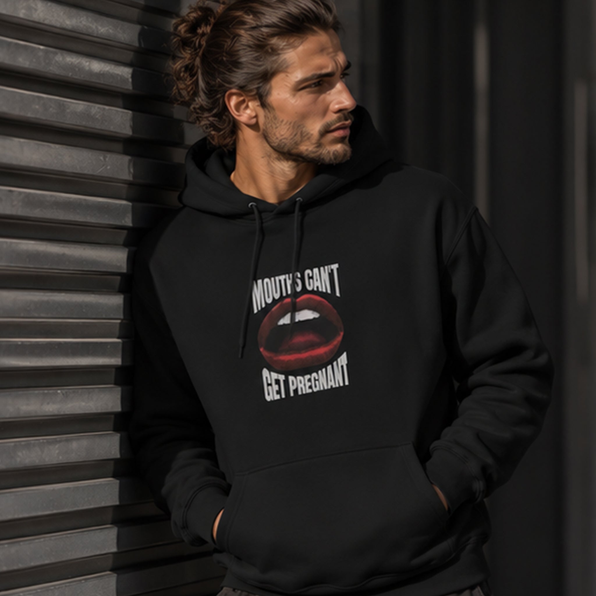 Mouths Can't Get Pregnant Hoodie – Siyah – model üzerinde ön görünüm