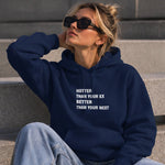 Hotter & Better Hoodie – Lacivert – model üzerinde ön görünüm