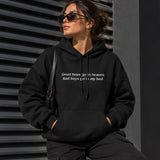Good Boys & Bad Boys Hoodie – Siyah – model üzerinde ön görünüm