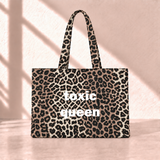 Toxic Queen Leopard Tote Bag saf beyaz yazı