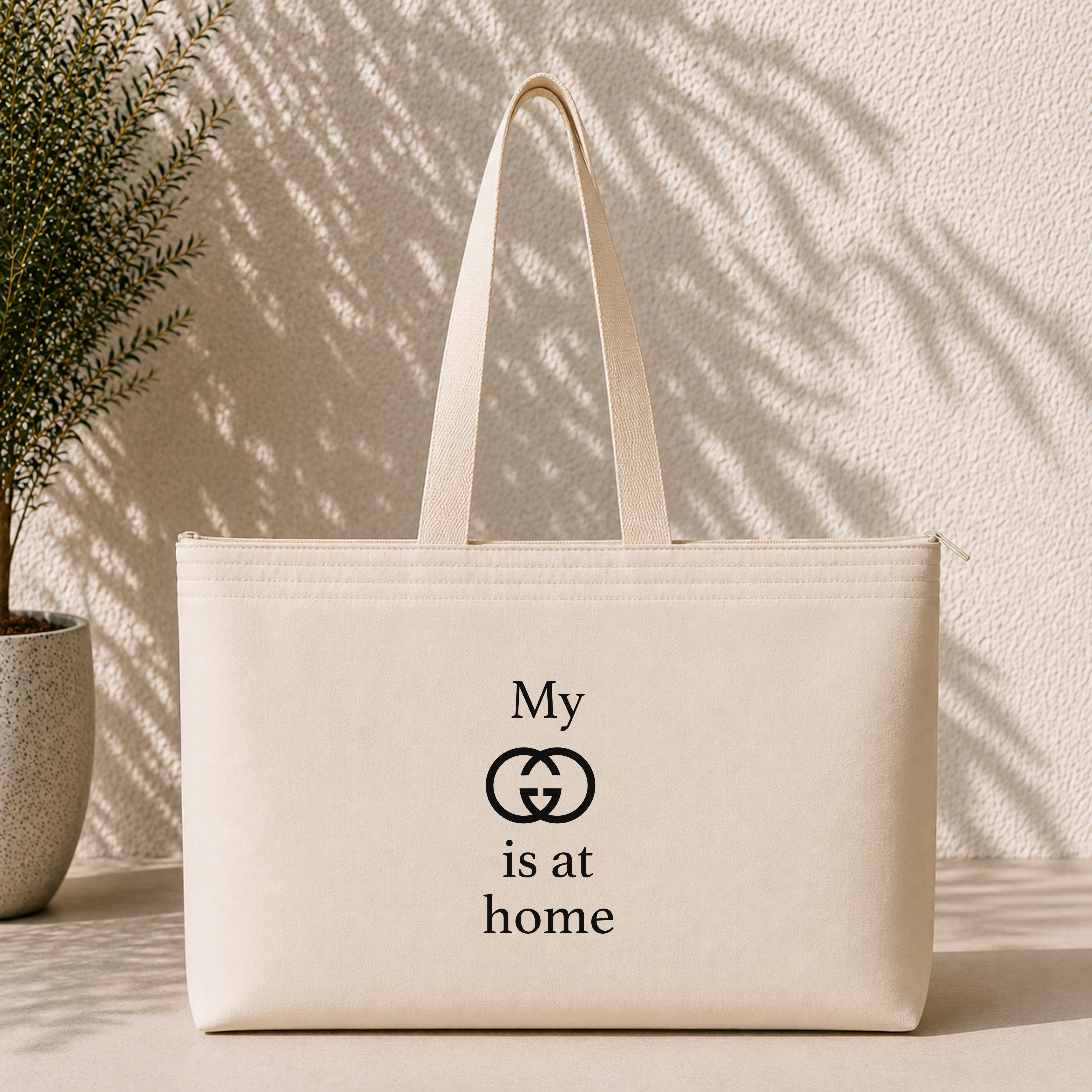 My Gucci Is at Home Weekend Tote Bag – baskılı kanvas bez çanta