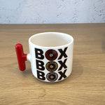 Box Box Box Kırmızı T Kulplu Bardak