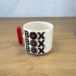Box Box Box Kırmızı T Kulplu Bardak