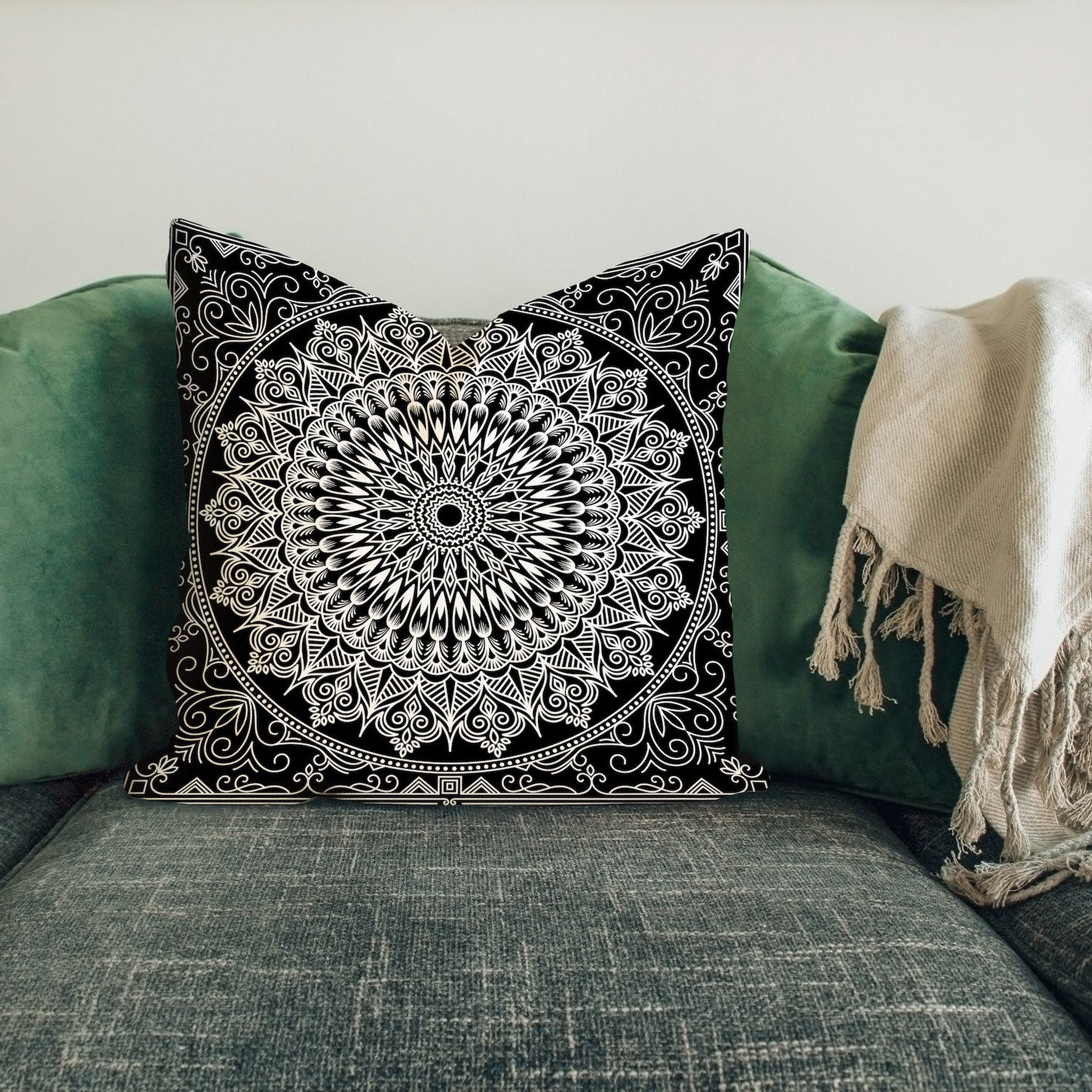 Black Bohemian Mandala Çift Taraflı Kırlent Kılıfı 2 Adet