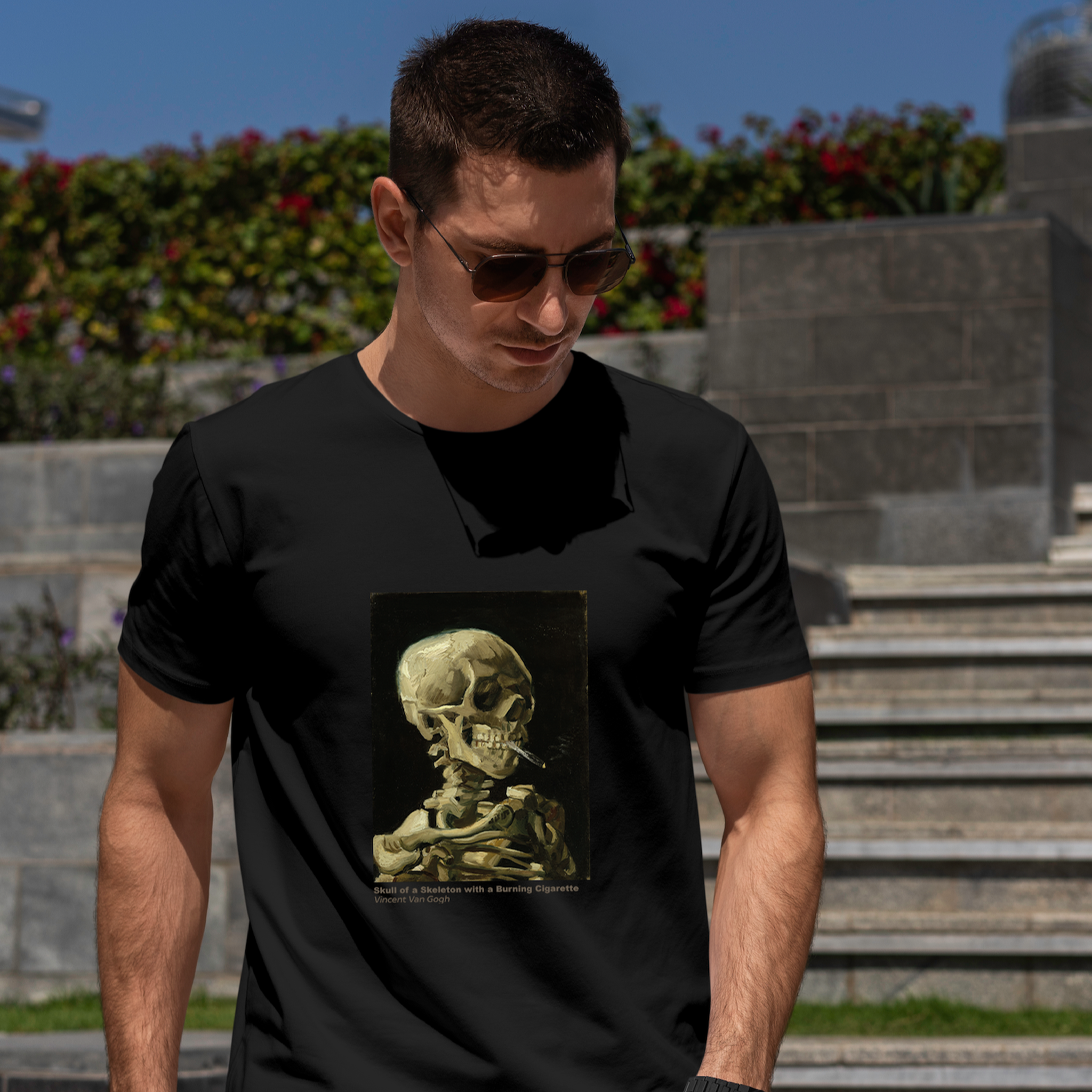 Skull of a Skeleton with Burning Cigarette Tişört