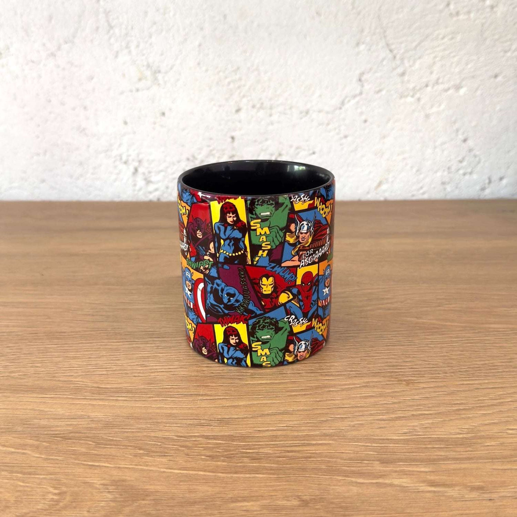 Avengers Comic Book Siyah Kulplu Bardak