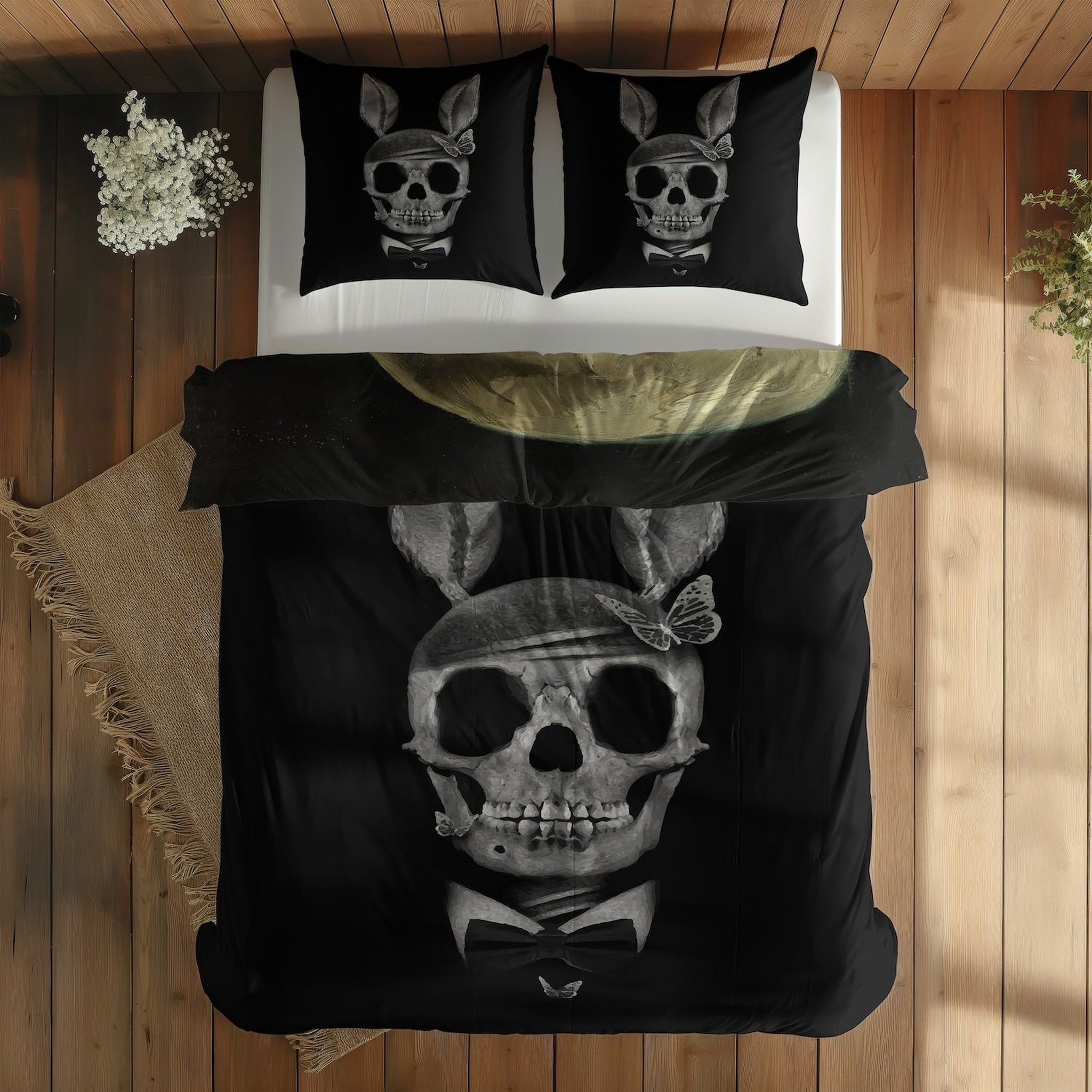 Skull of a Skeleton with Burning Cigarette & Playboy Skull Çift Taraflı Nevresim Takımı