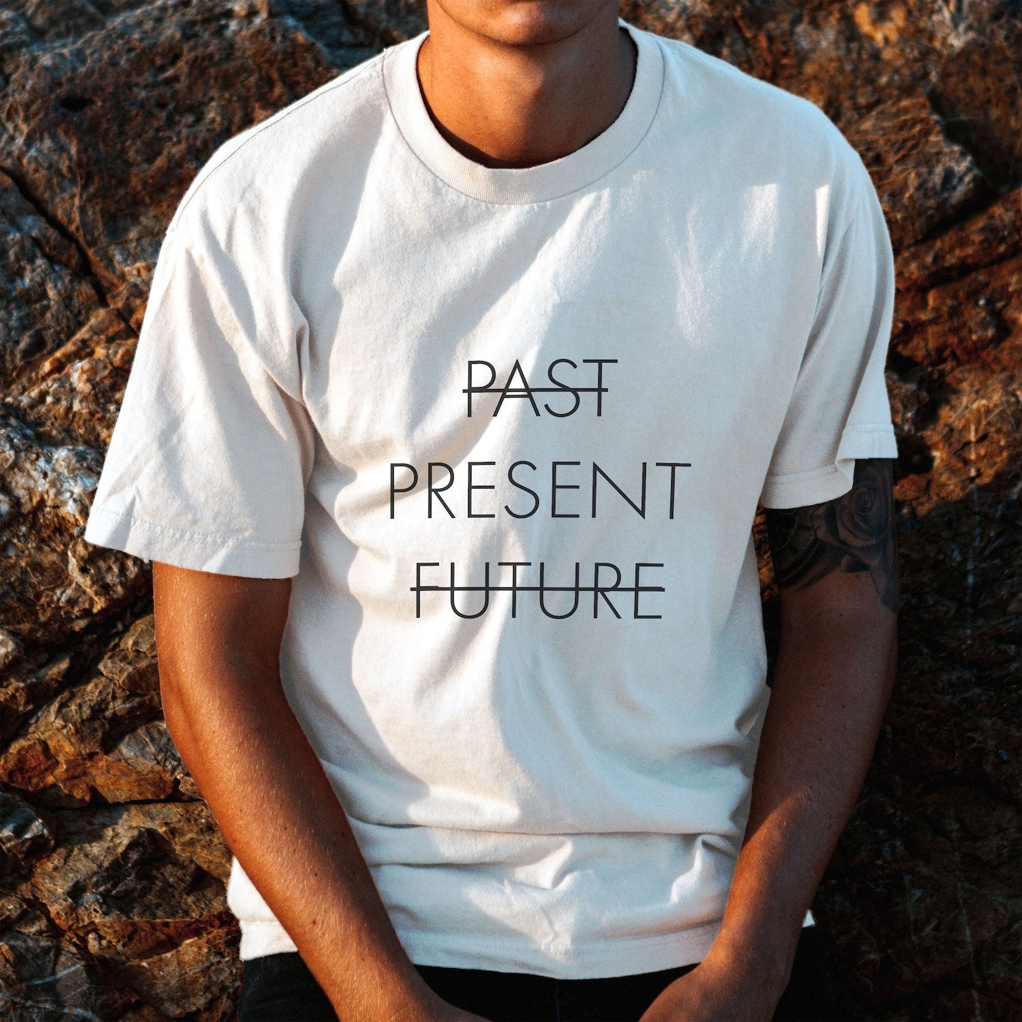 Past Present Future Tişört