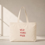 Young Wild Free Club Tote Bag – ön görünüm